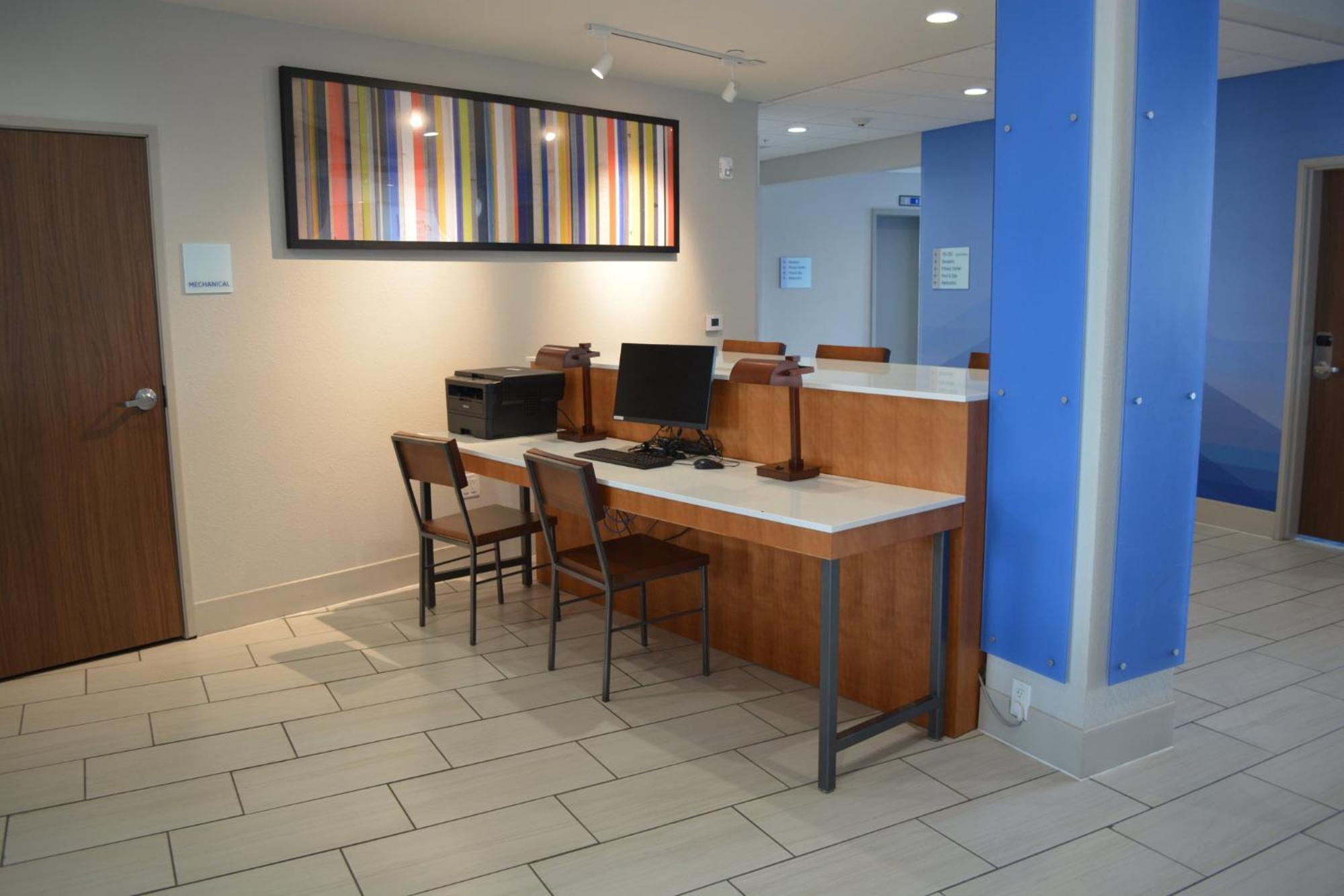 Holiday Inn Express & Suites Liberal Kültér fotó