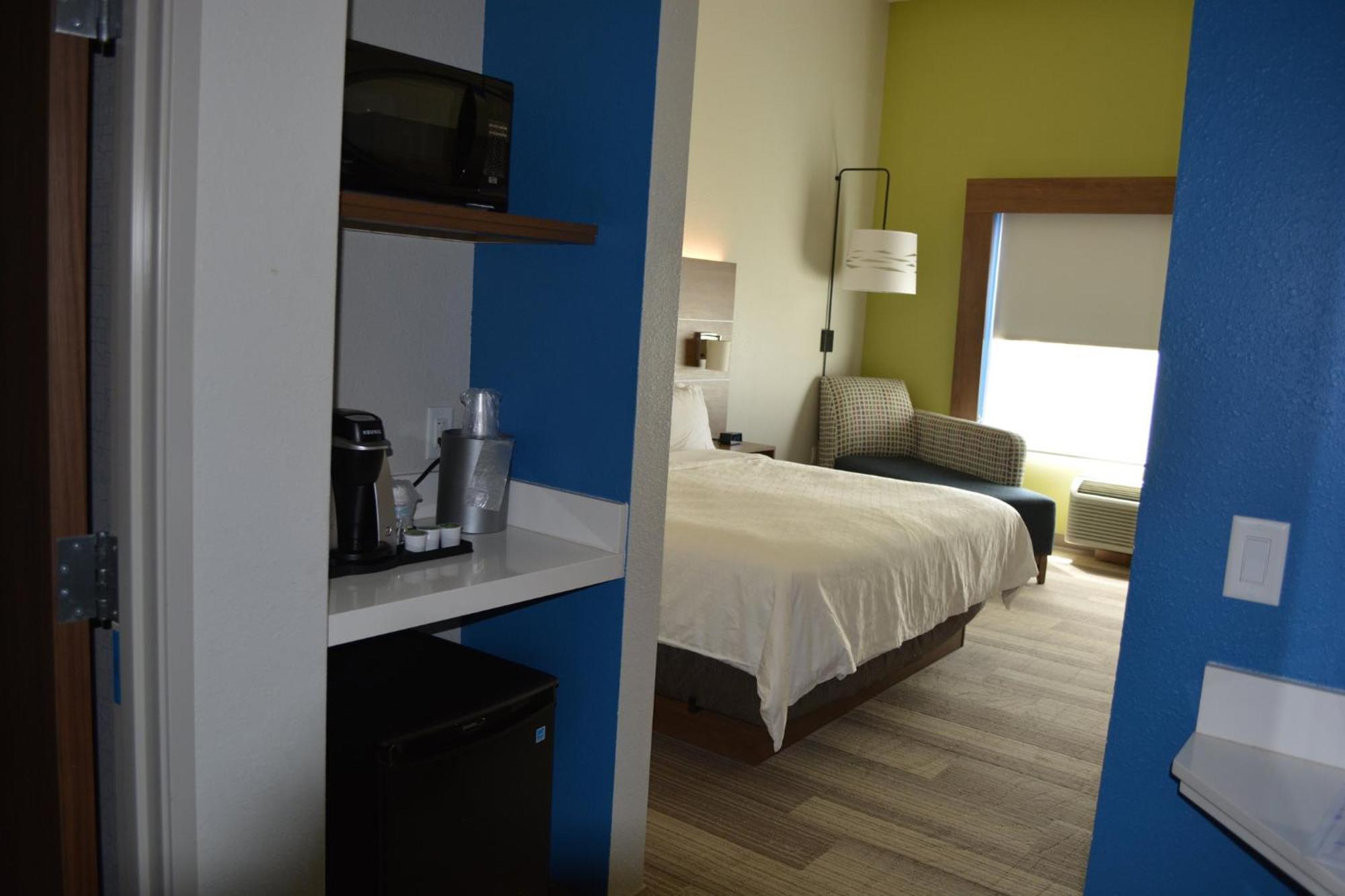 Holiday Inn Express & Suites Liberal Kültér fotó