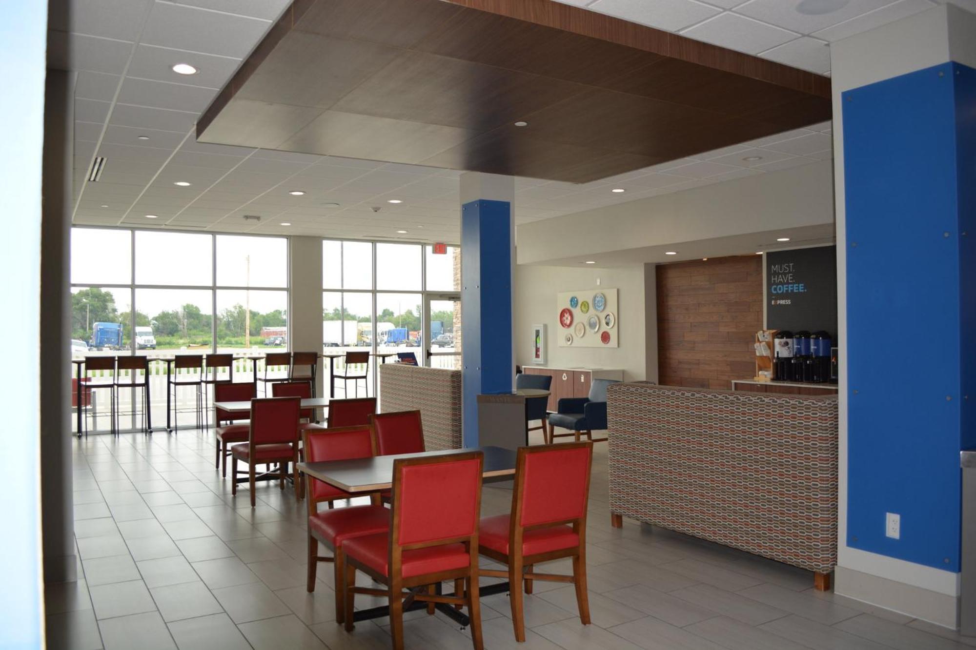 Holiday Inn Express & Suites Liberal Kültér fotó