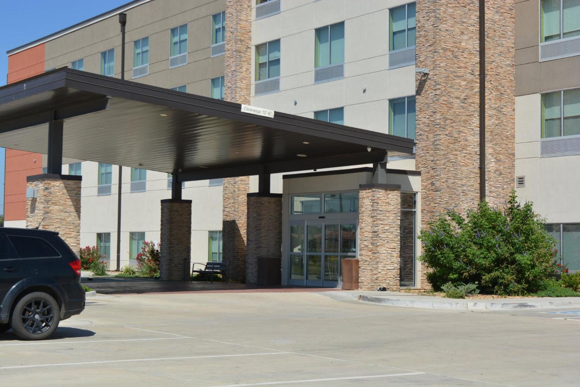 Holiday Inn Express & Suites Liberal Kültér fotó